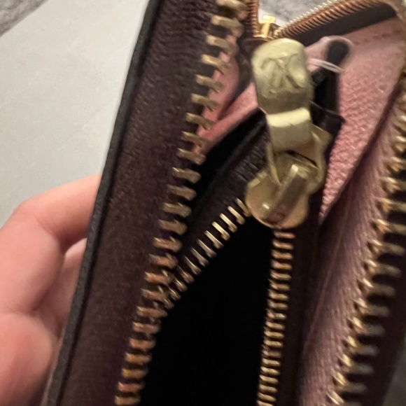 Louis Vuitton Wallet - Picture 4 of 4